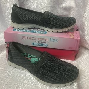 Make an offer sketchers flex air  gray sz 7